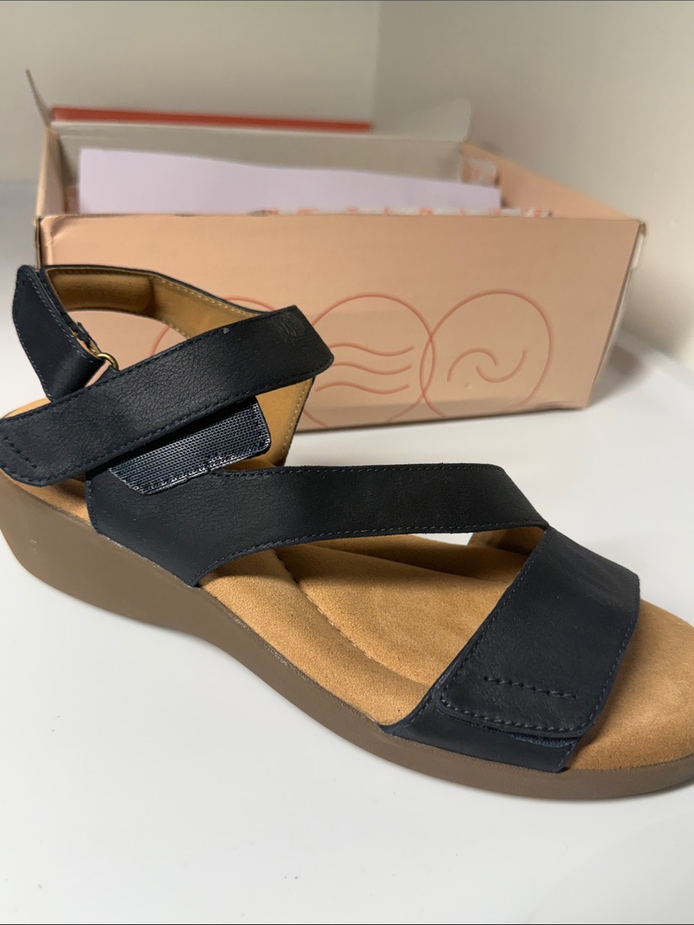 Easy Spirit KIMBERLY2 Black Strappy Wedge Sandals Size 11M NWT